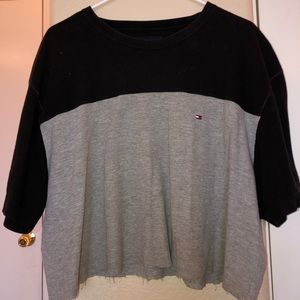 Cropped Tommy Hilfiger shirt